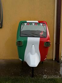 Espositore coca cola a forma di ape