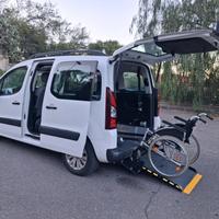 Citroen Berlingo Pianale ribassato con rampa disab