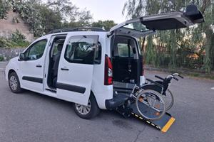 Citroen Berlingo Pianale ribassato con rampa disab