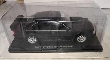 1/24 DIECAST MODEL OPEL OMEGA EVO 500 (1991)