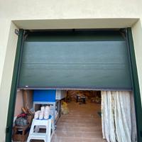 Garage elettrico 240 x 240 sezionale basculante
