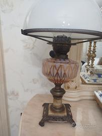 antica lampada a gasolio con capello in murano 