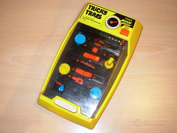 Tomy TRICKY TRAPS