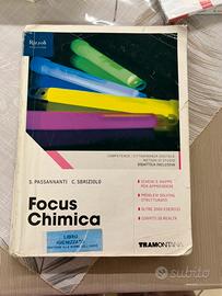 Libro di chimica