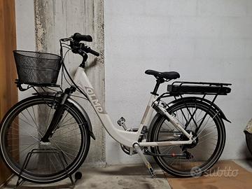 bicicletta elettrica da città nuova