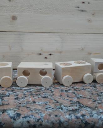 trenino in legno quattro pezzi