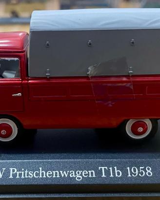 VW T1 Rosso anno 1958 con telone da carico
