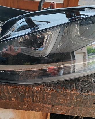 Fanale anteriore sinistro VW Golf 7