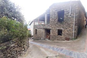 Rustico / Casale di 120 m² con 5 locali e box auto