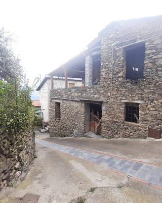 Rustico / Casale di 120 m² con 5 locali e box auto