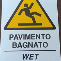 Cartello pavimento bagnato, wet floor