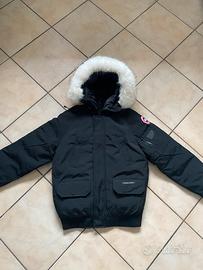 Giacca Canada goose nera con pelliccia bianca