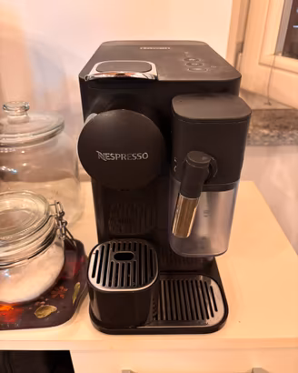 Macchina caffè Nespresso De Longhi Lattissima One