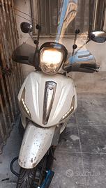 Beverly 300 2011