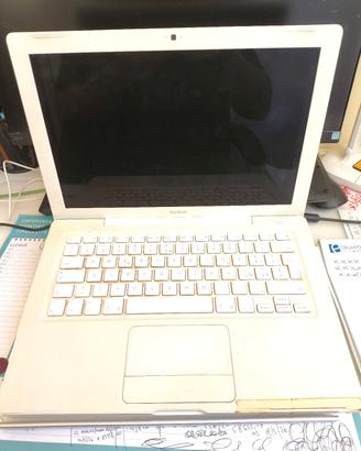 Apple MacBook 13 A1181 2007 