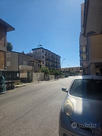 LOCALE COMMERCIALE : 32 MQ