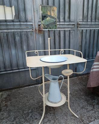 Antica toilette civiltà contadina italiana meridio
