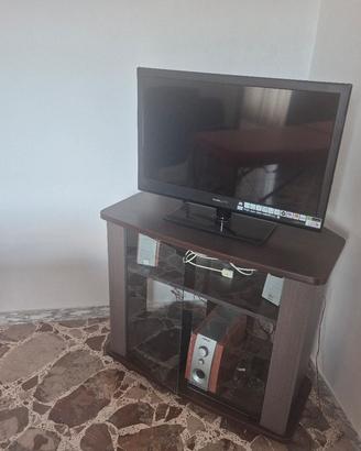 Mobile porta tv e tv Hannspree da 32"