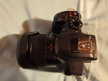 Panasonic Lumix G6 con obiettivo Lumix 12-60
