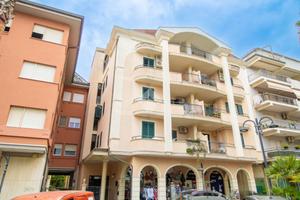 2 LOCALI A TORTORETO
