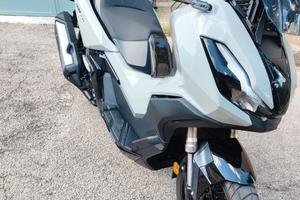 Scooter  adv 350