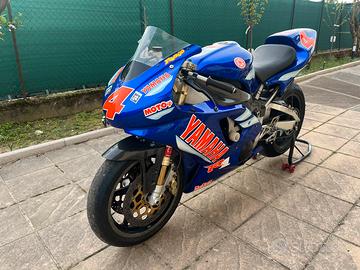 Yamaha R1 1998 pista