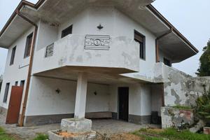 Villa bifiamiliare fine anni 90