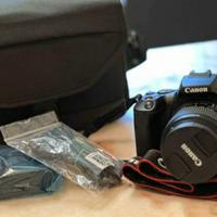 fotocamera Canon EOS250D