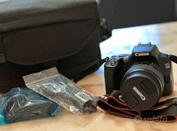 fotocamera Canon EOS250D