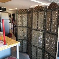 Separè in legno rivestito di foglie d' alluminio