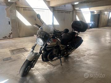Moto Guzzi  Breva  750