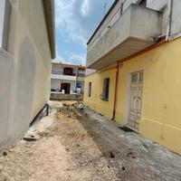 Ampio Appartamento Piano Terra con Cortile Privato