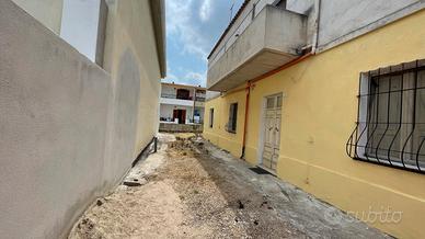 Ampio Appartamento Piano Terra con Cortile Privato