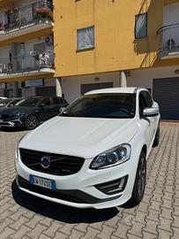 Volvo XC60 2.0 d 181cv awd r design