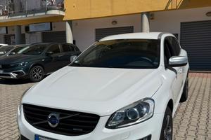Volvo XC60 2.0 d 181cv awd r design