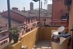 Camera singola in centro a Bologna (aprile-giugno)
