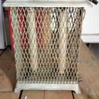 Antico termosifone scaldino radiatore elettrico