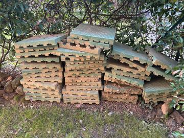 Piastrelle preforate a incastro pvc