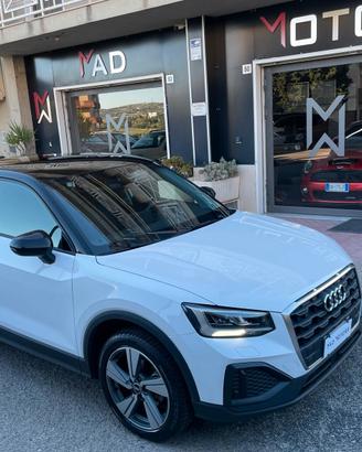 Audi Q2 30 TDI Identity Black 116Cv