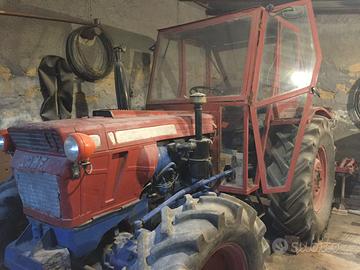 Trattore agricolo