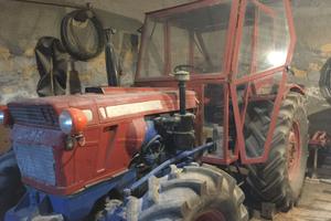 Trattore agricolo