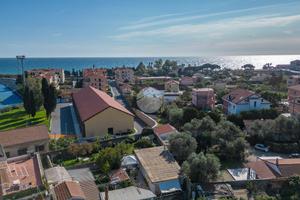 CASA INDIPENDENTE A IMPERIA