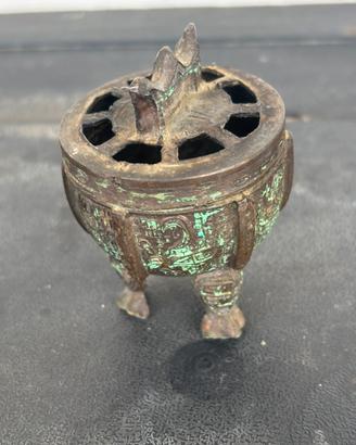 Bruciatore di incenso antico