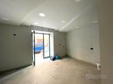 Fuorigrotta- locale comm.le