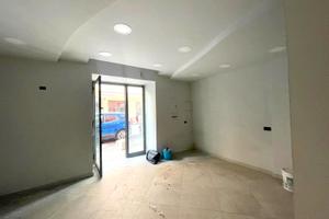 Fuorigrotta- locale comm.le