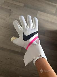 Nike Phantom shadow goalkeeper gloves