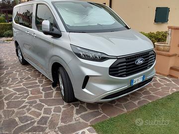 Ford Transit Custom Titanium 9 posti Bus