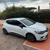 Renault clio IV MOSCHINO ZEN dCi 75