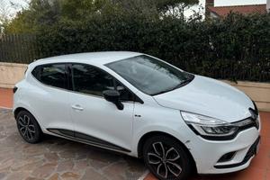 Renault clio IV MOSCHINO ZEN dCi 75