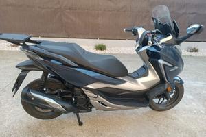 Honda Forza 300